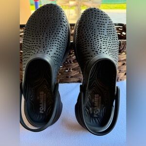 Skechers Ultra Go Foamies Slip on crocs.